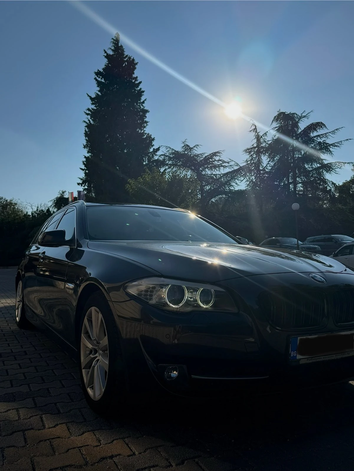 BMW 520 Обслужена* Голяма Навигация* Пера* Кожа - изображение 2