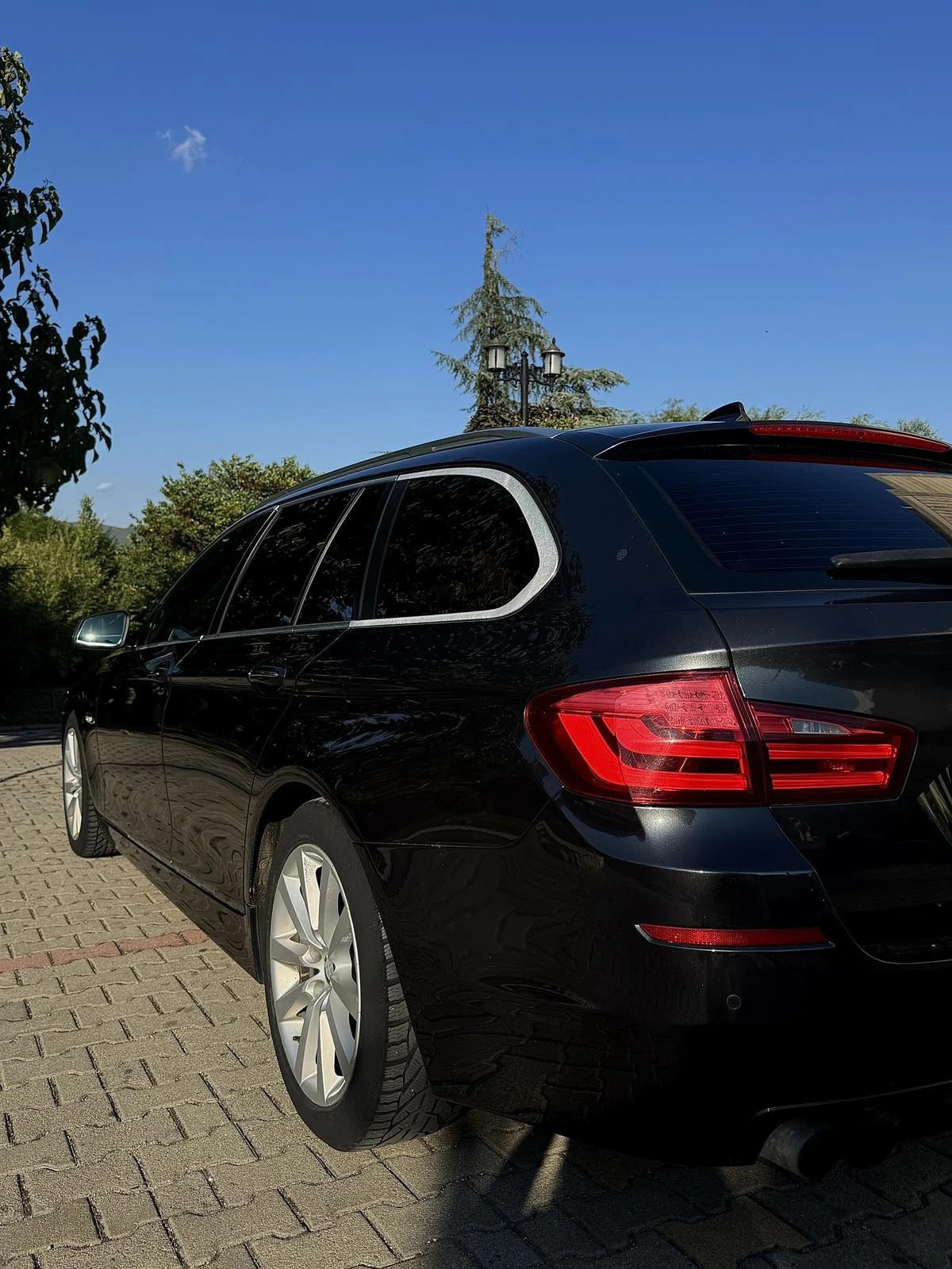 BMW 520 Обслужена* Голяма Навигация* Пера* Кожа - изображение 5
