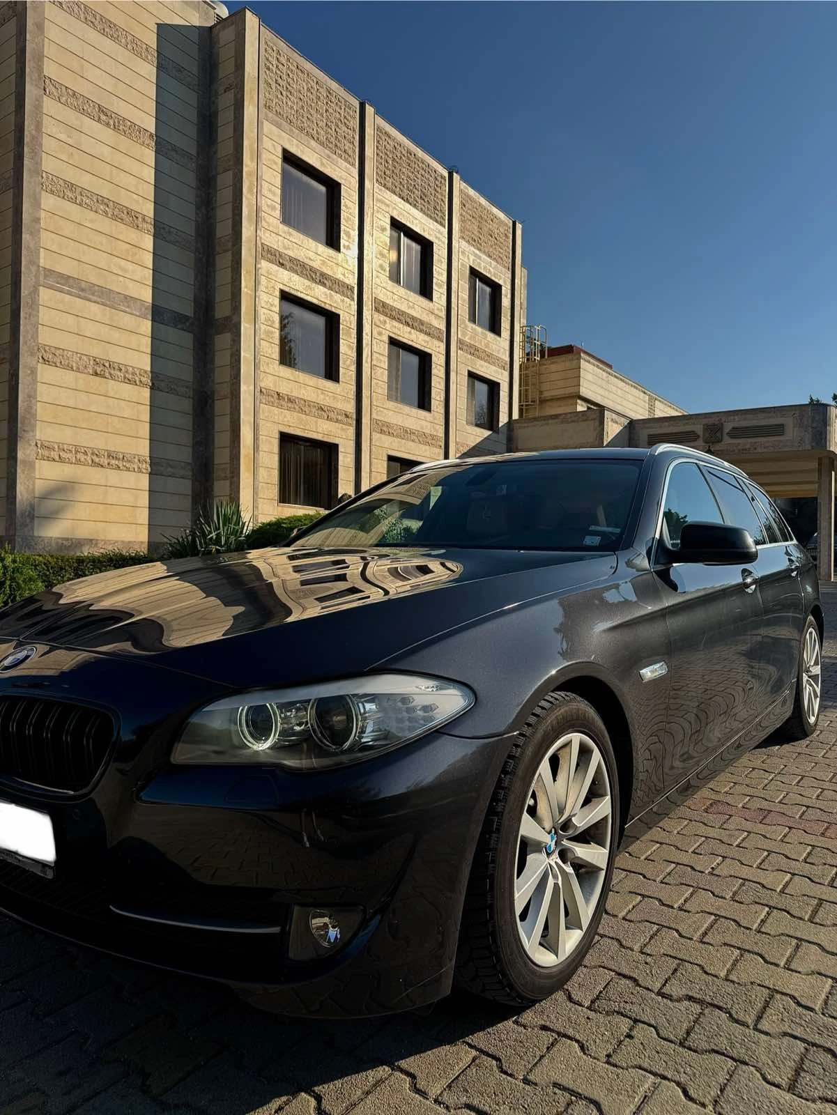BMW 520 Обслужена* Голяма Навигация* Пера* Кожа - изображение 3