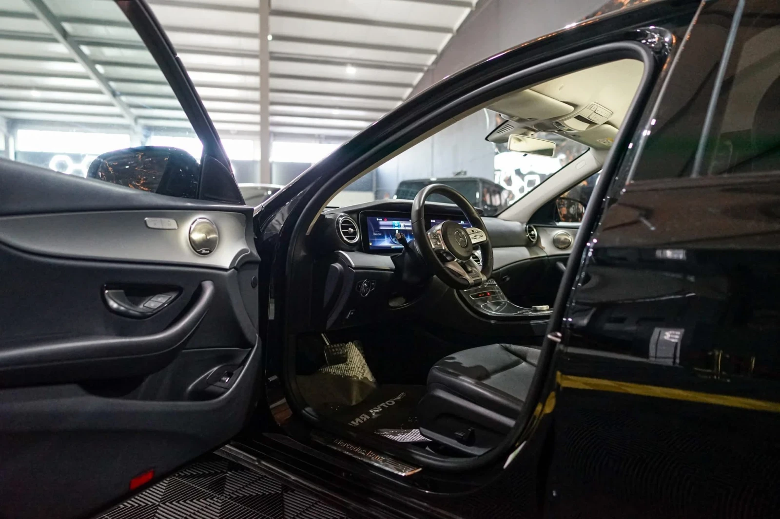 Mercedes-Benz E 220 D FULL AMG LINE FACELIFT BURMEISTER  100% | Mobile.bg   11