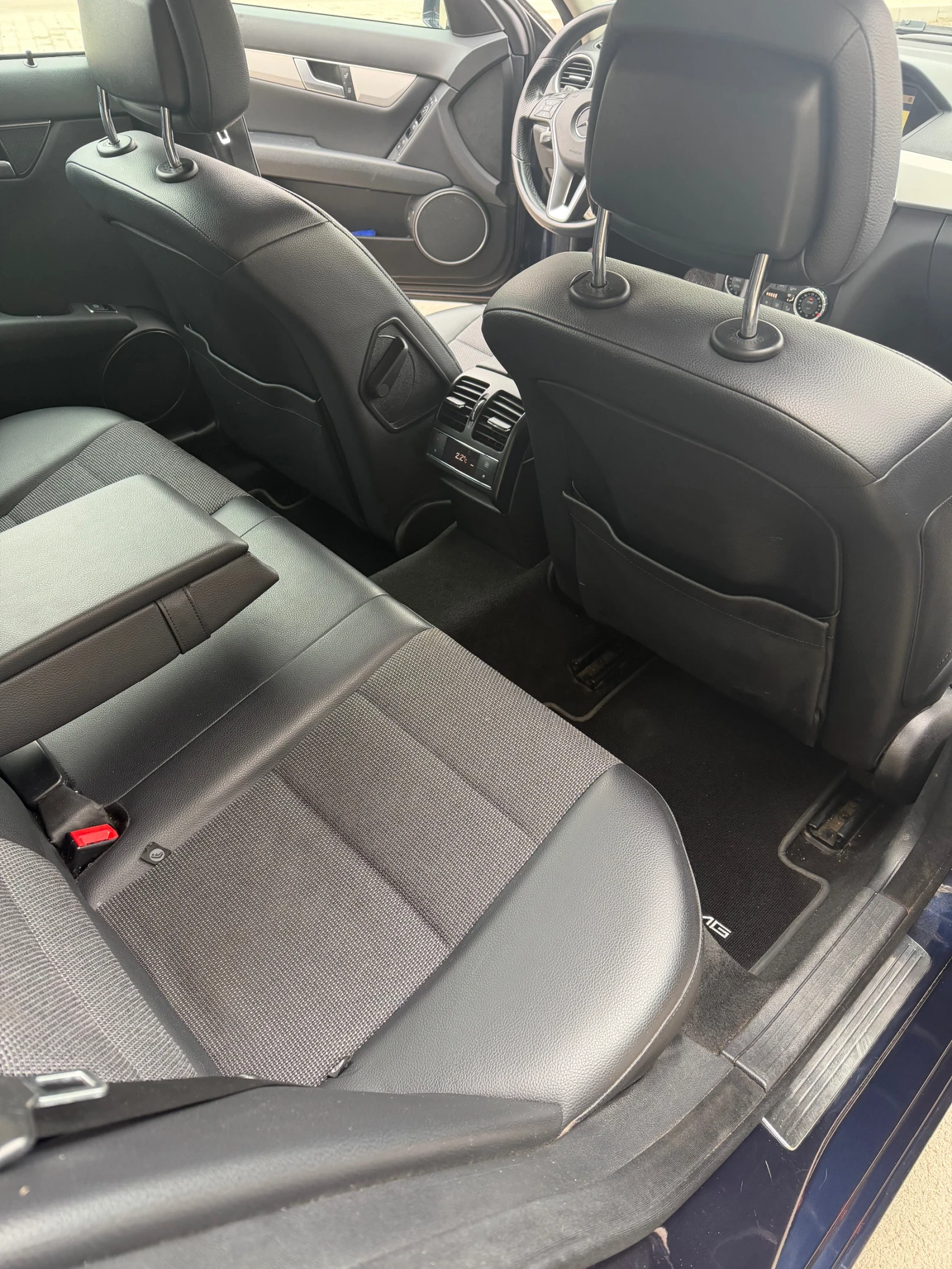 Mercedes-Benz C 300 4-MATIC DISTRONIC AUTO HOLD МЪРТВИ ТОЧКИ, снимка 14 - Автомобили и джипове - 53729014