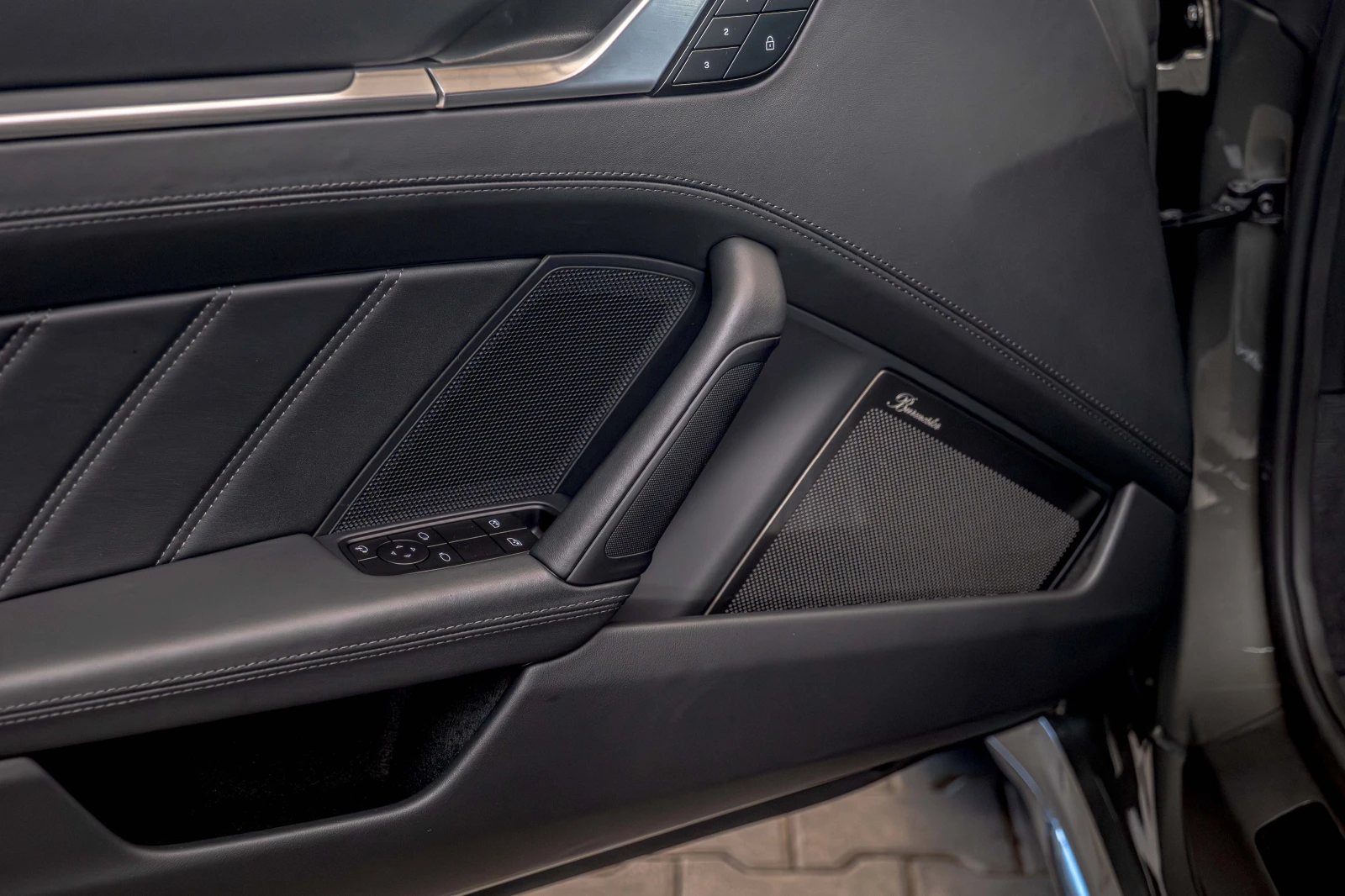 Porsche 911 Turbo S Hybrid/PDCC/PCCB/PDK/PDLS+ /Камера 360/Bur, снимка 8 - Автомобили и джипове - 53829606