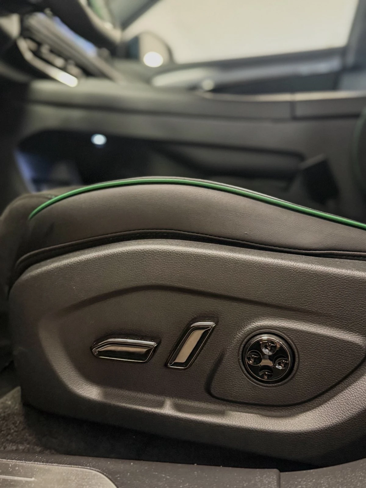 Voyah Free Rev 318, снимка 11 - Автомобили и джипове - 54005429