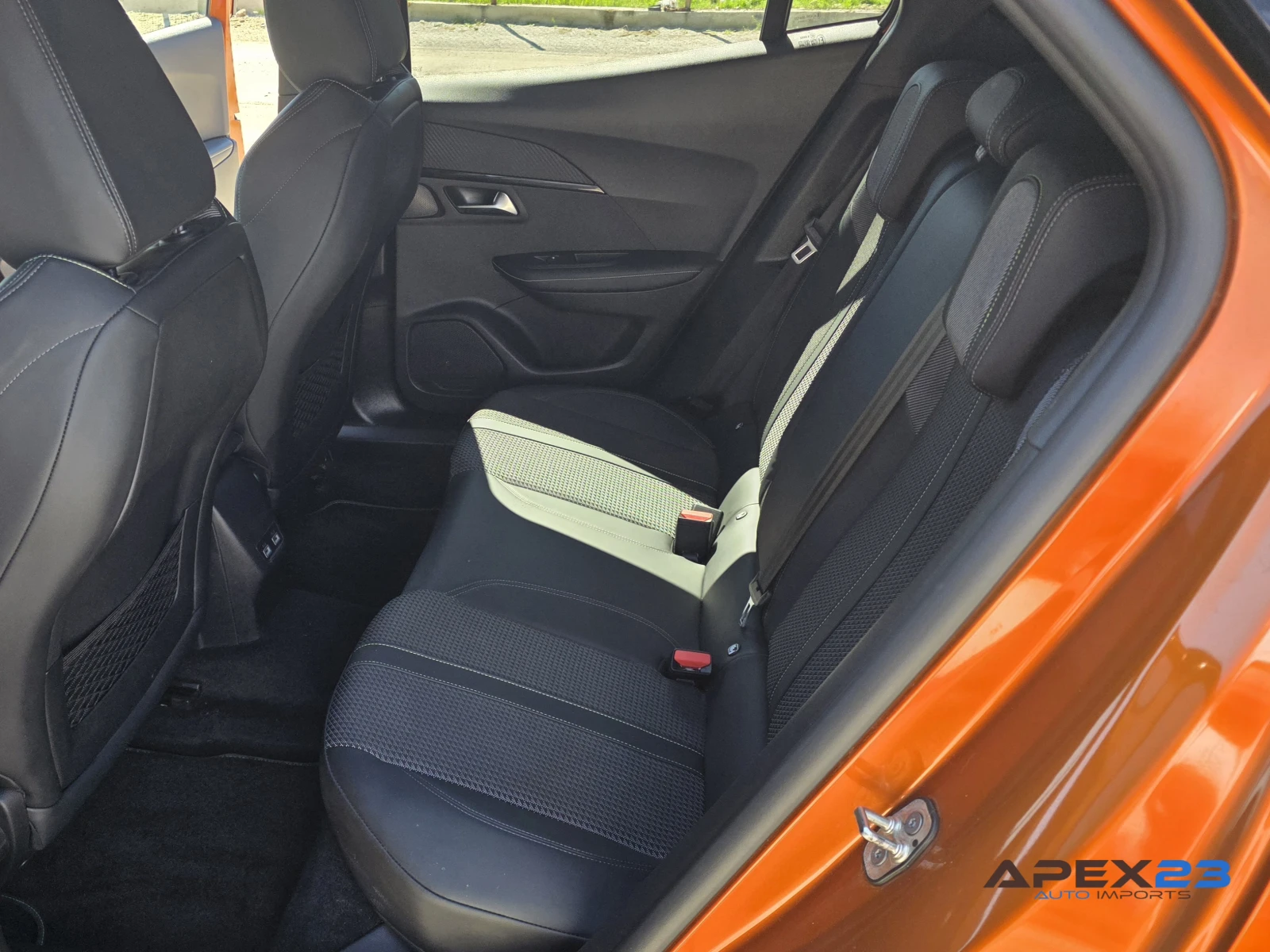 Peugeot 2008 GT line, keyless, i-Cockpit, 360, Diesel, снимка 11 - Автомобили и джипове - 54124455