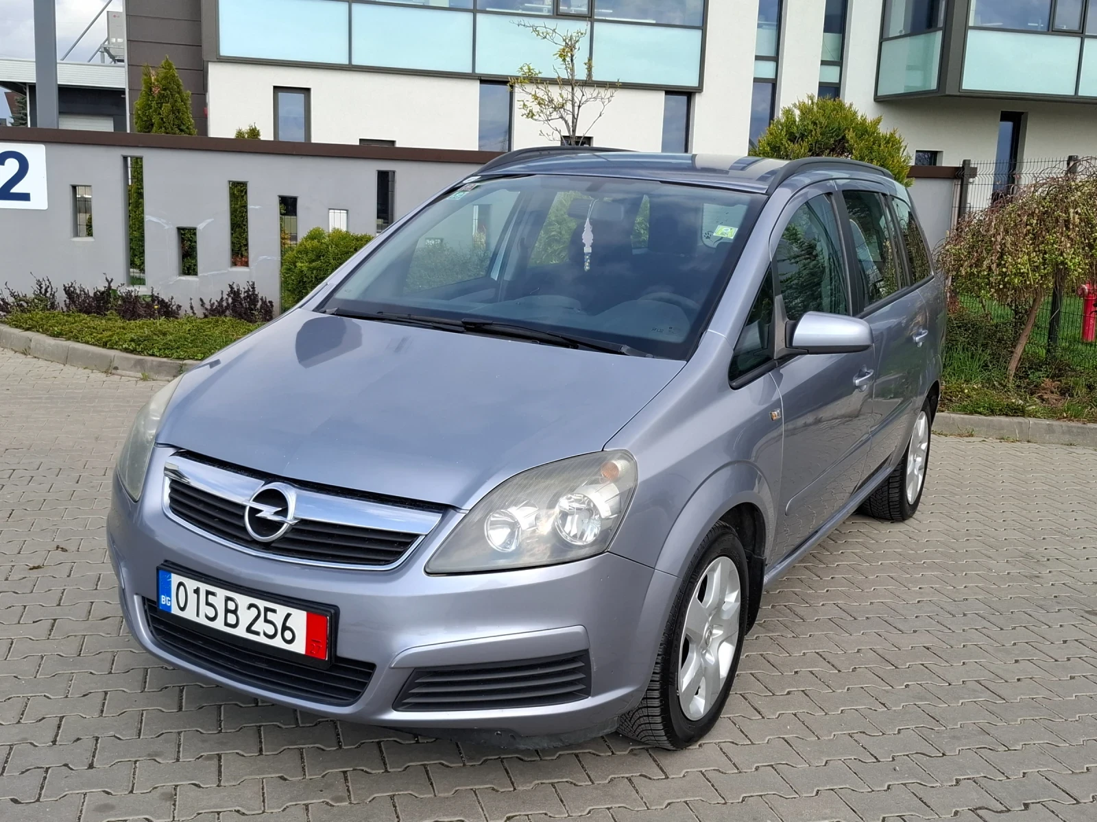 Opel Zafira 1.9CDTI* (120кс)* FACELIFТ* 7-МЕСТА* HOB BHOC* , снимка 2 - Автомобили и джипове - 54234092