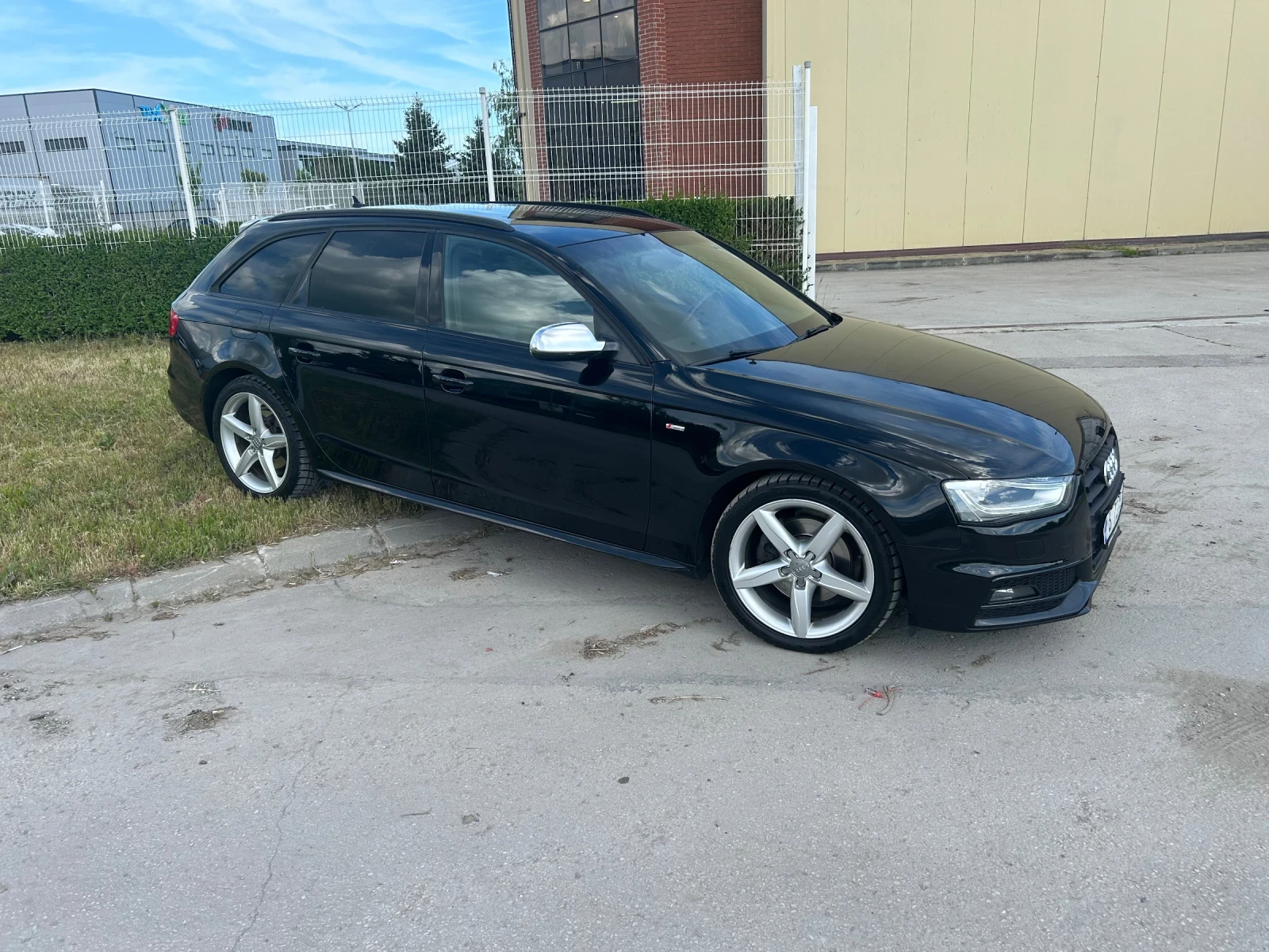 Audi A4 2.00 TDI S-Line, снимка 4 - Автомобили и джипове - 54609268