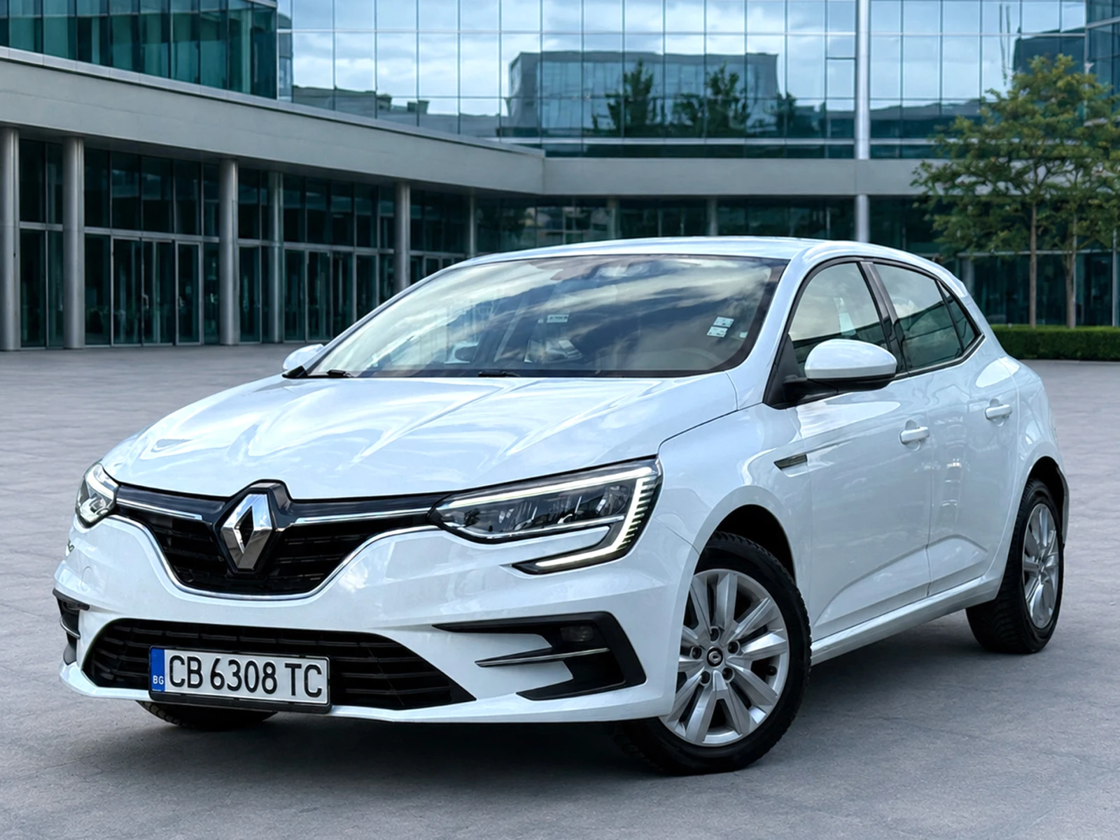 Renault Megane 1.0 TCE ZEN Гаранционен!