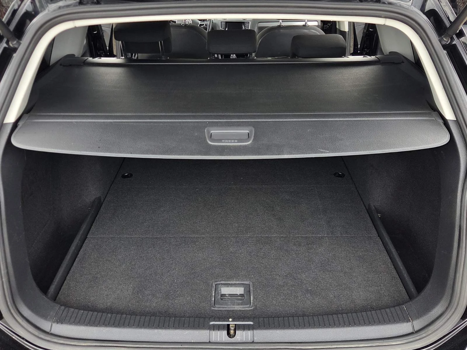 VW Golf 7 TDI/6 СКОРОСТИ/4-MOTION, снимка 14 - Автомобили и джипове - 54635399