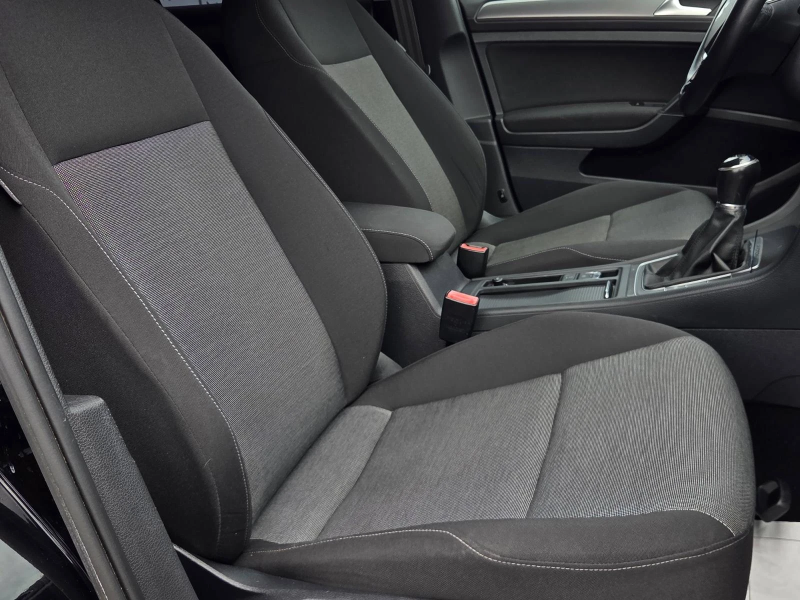 VW Golf 7 TDI/6 СКОРОСТИ/4-MOTION, снимка 8 - Автомобили и джипове - 54635399