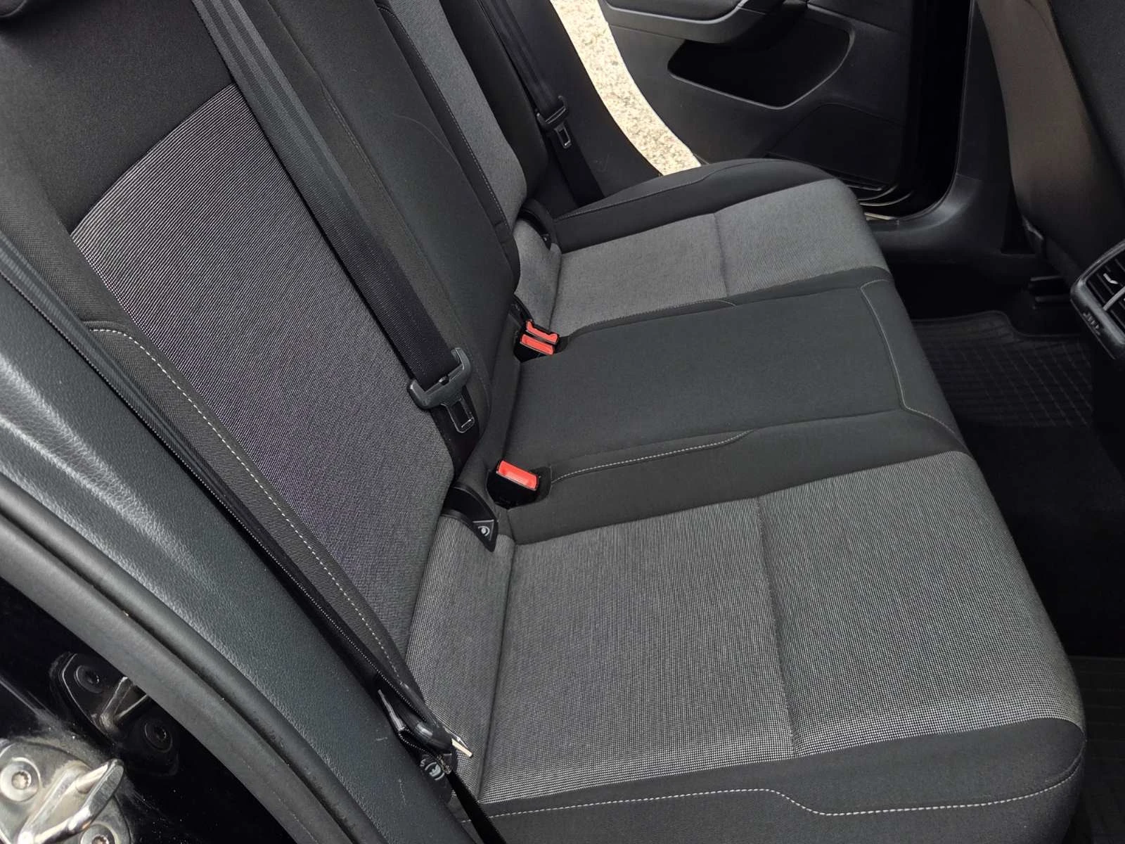VW Golf 7 TDI/6 СКОРОСТИ/4-MOTION, снимка 9 - Автомобили и джипове - 54635399