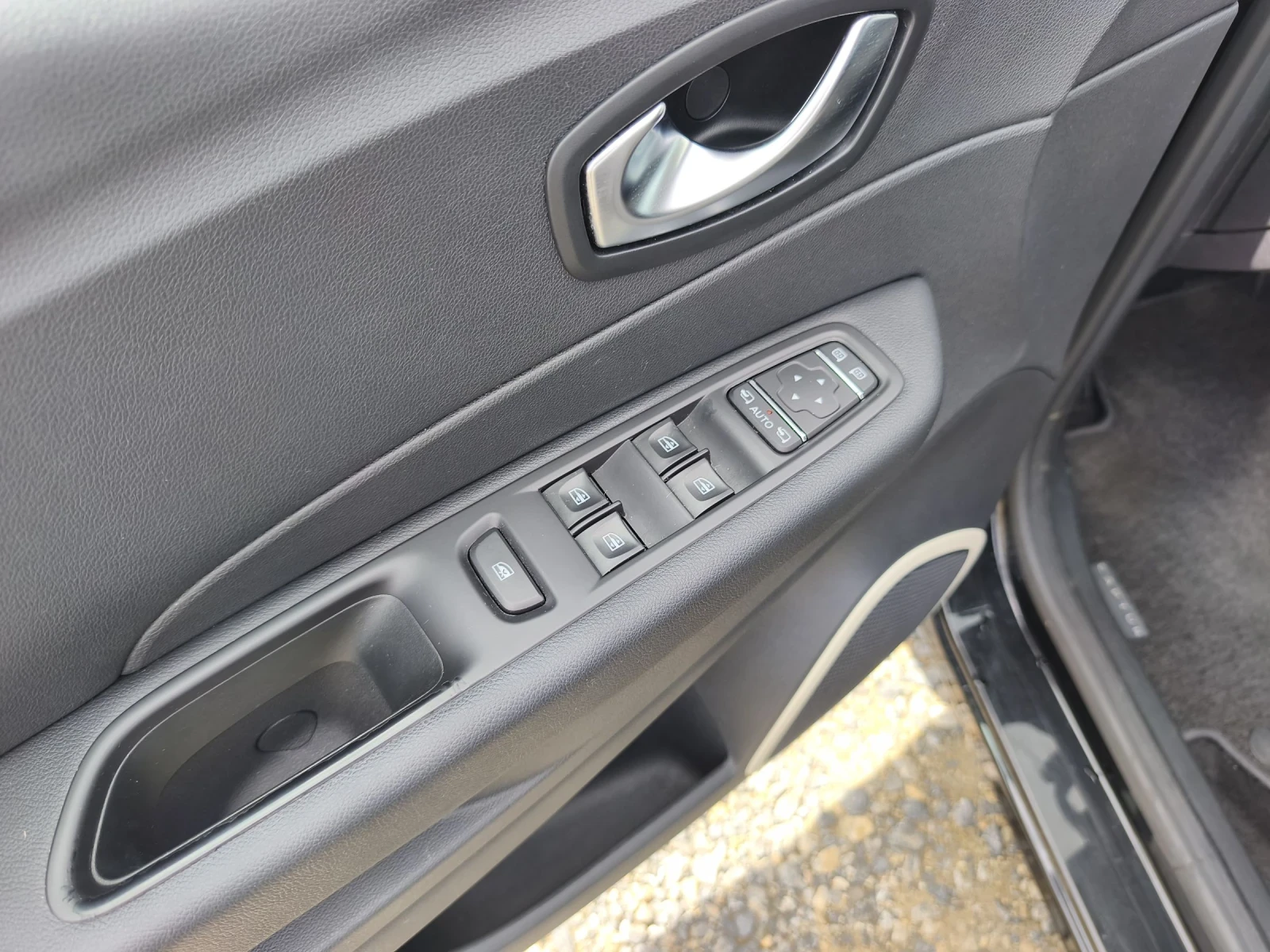 Renault Captur Automatic facelift , снимка 14 - Автомобили и джипове - 54650010