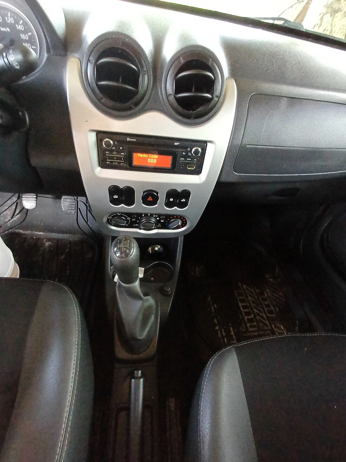 Dacia Sandero, снимка 6 - Автомобили и джипове - 54801322