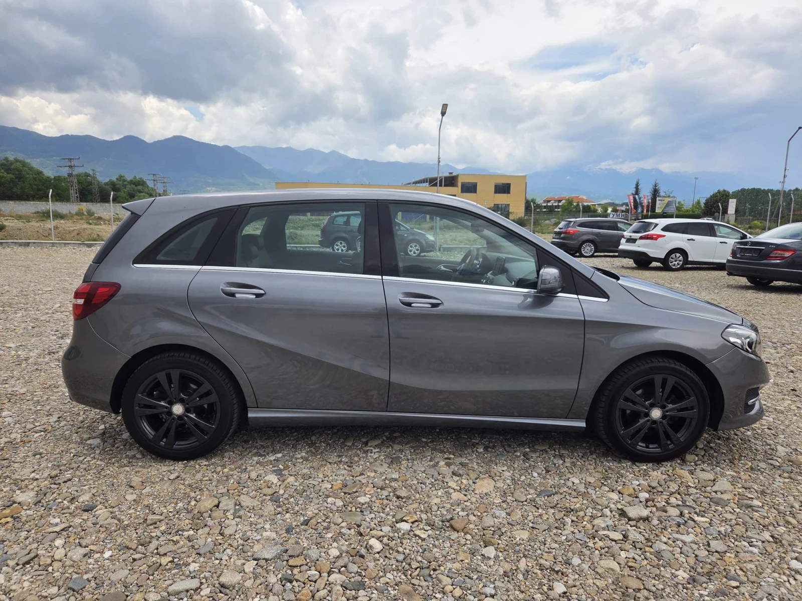 Mercedes-Benz B 180 1.5d Автоматик/Камера/Навигация/Собствен лизинг, снимка 3 - Автомобили и джипове - 54942921