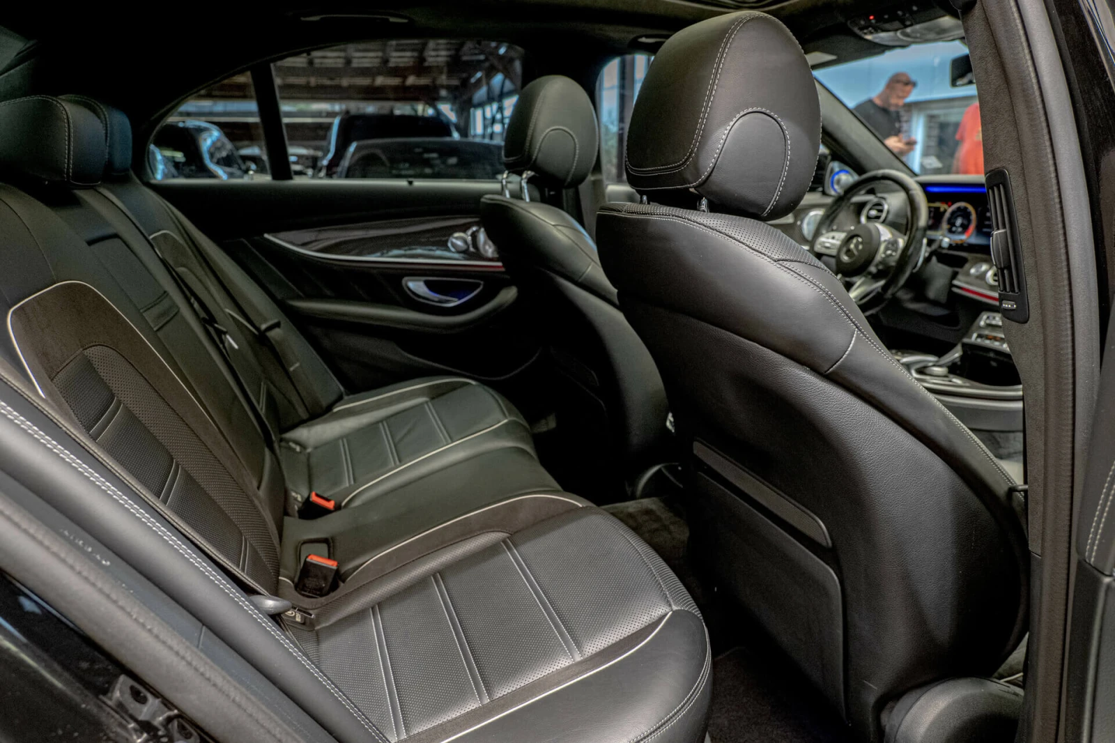Mercedes-Benz E 63 AMG S/3D Burmester/Панорама/Карбон/Керамика/Обдухване, снимка 10 - Автомобили и джипове - 55073223