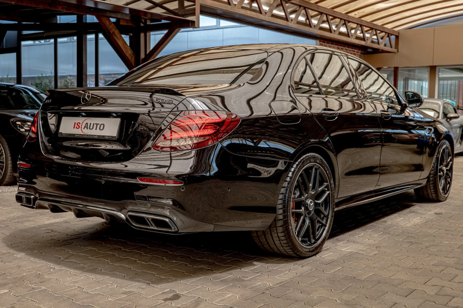 Mercedes-Benz E 63 AMG S/3D Burmester/Панорама/Карбон/Керамика/Обдухване, снимка 5 - Автомобили и джипове - 55073223