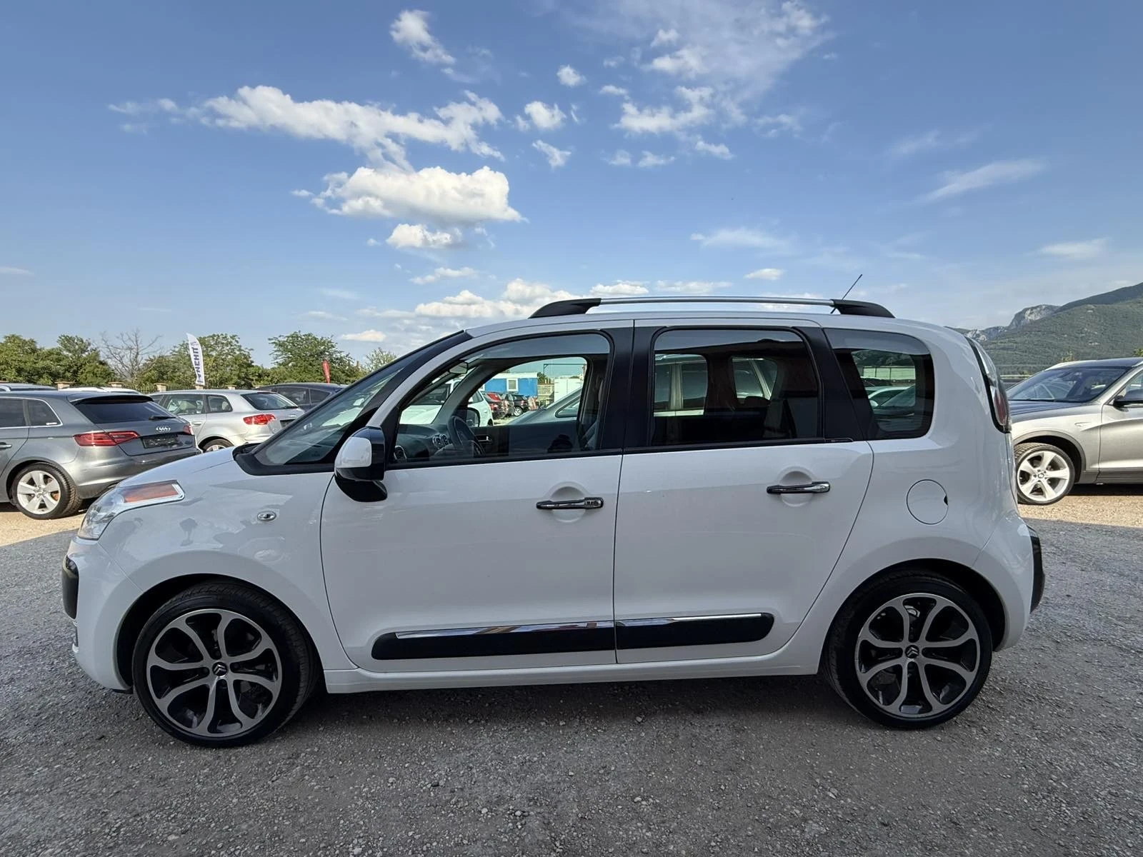 Citroen C3 Picasso 1.6 HDI EXCLUSIVE ЧИСТО НОВ, снимка 8 - Автомобили и джипове - 55302887