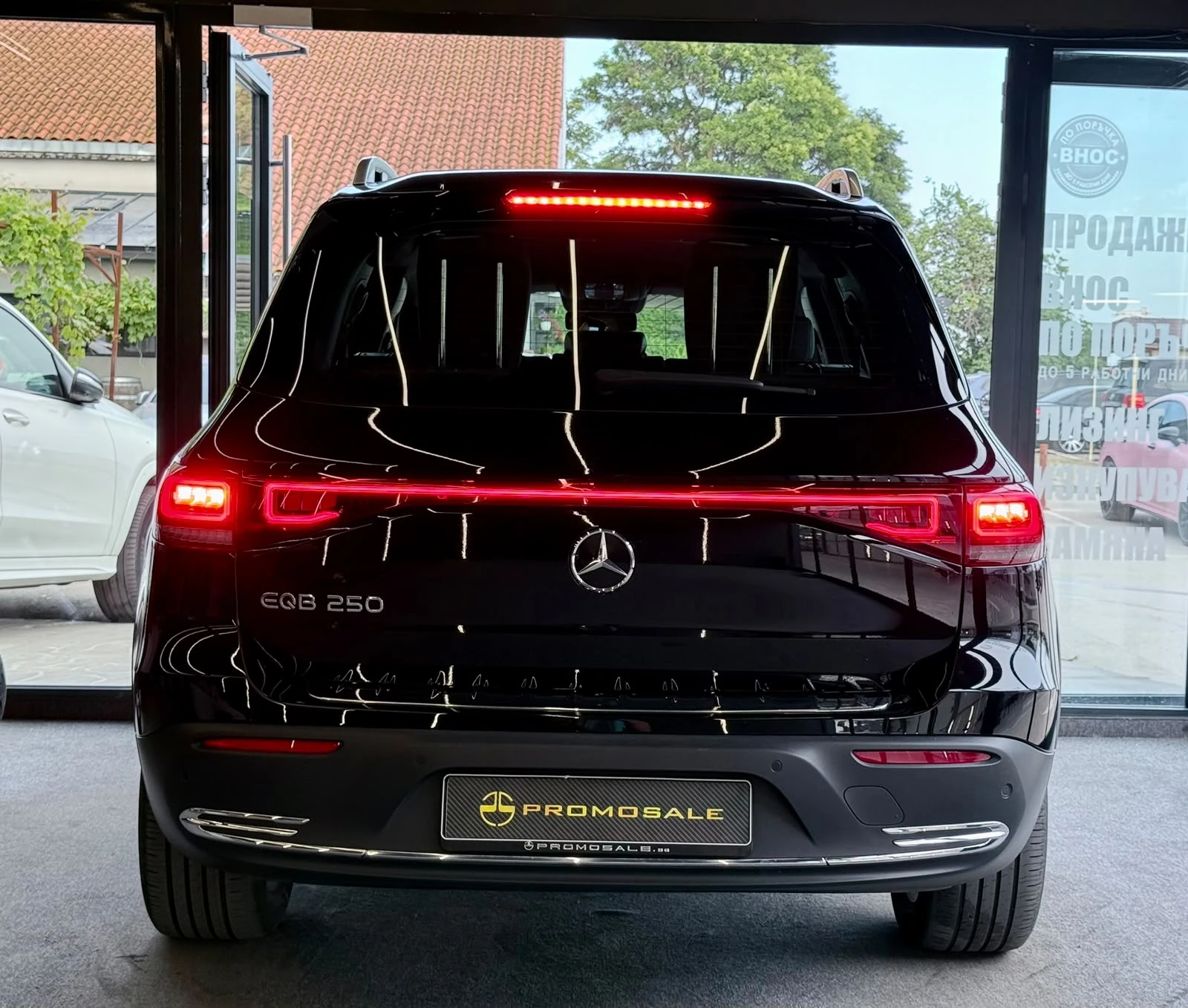 Mercedes-Benz EQB AMG* 7 МЕСТЕН* ГАРАНЦИЯ* ОБСЛУЖЕН* ЛИЗИНГ, снимка 6 - Автомобили и джипове - 55586931