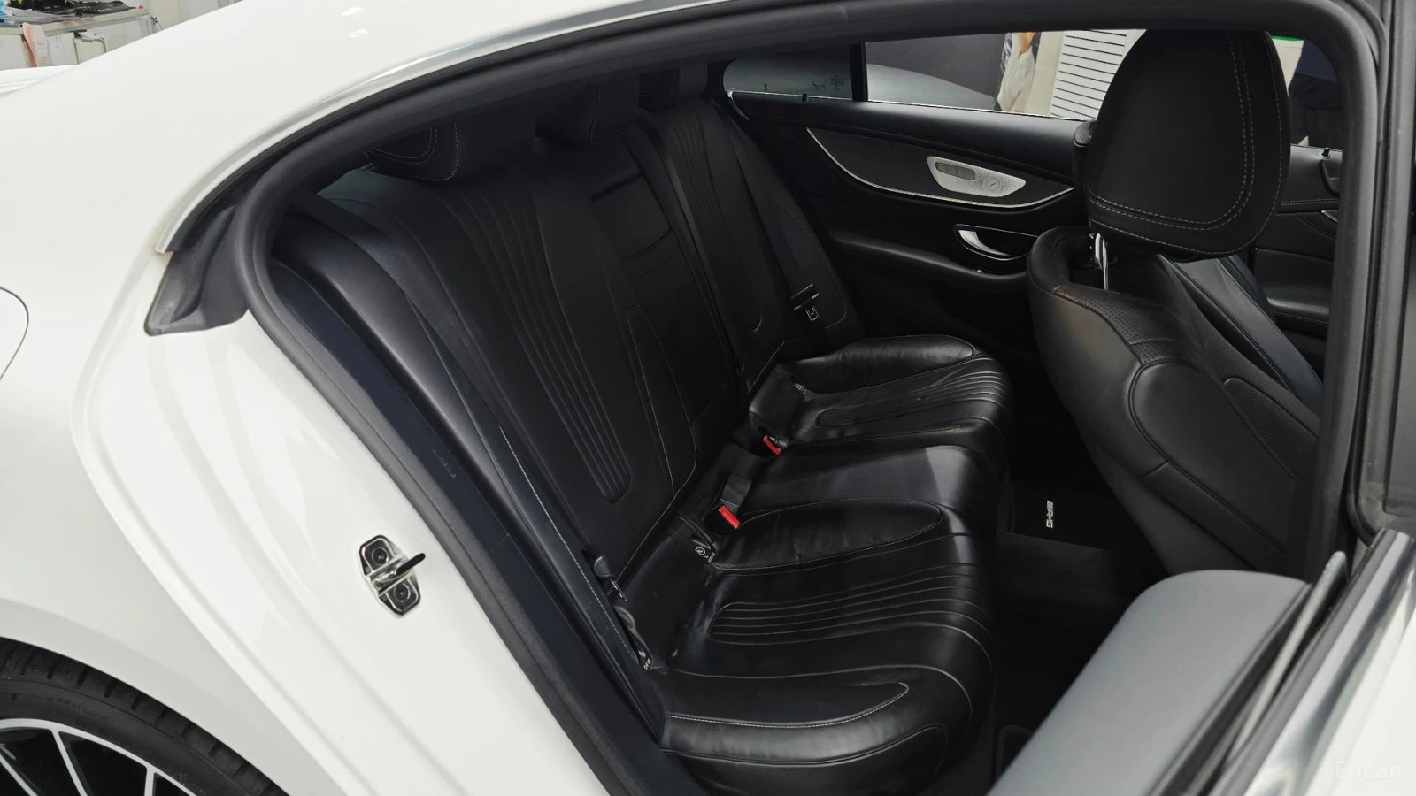 Mercedes-Benz CLS 450 4MATIC* AMG-LINE* DISTRONIC* 360* ОБДУХВАНЕ* , снимка 11 - Автомобили и джипове - 55612393