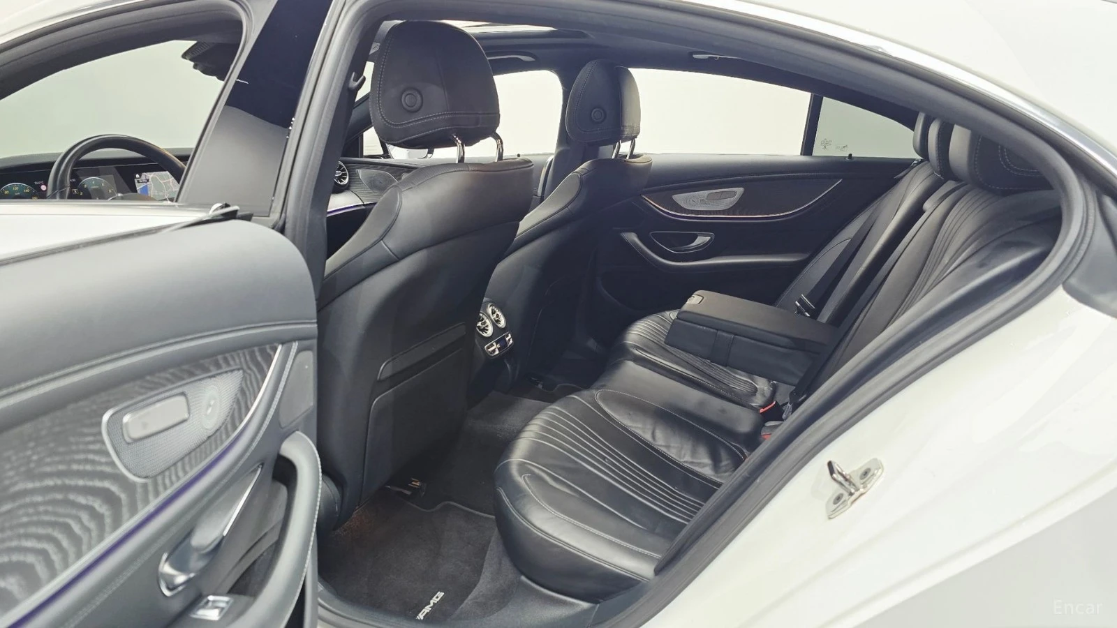 Mercedes-Benz CLS 450 4MATIC* AMG-LINE* DISTRONIC* 360* ОБДУХВАНЕ* , снимка 10 - Автомобили и джипове - 55612393