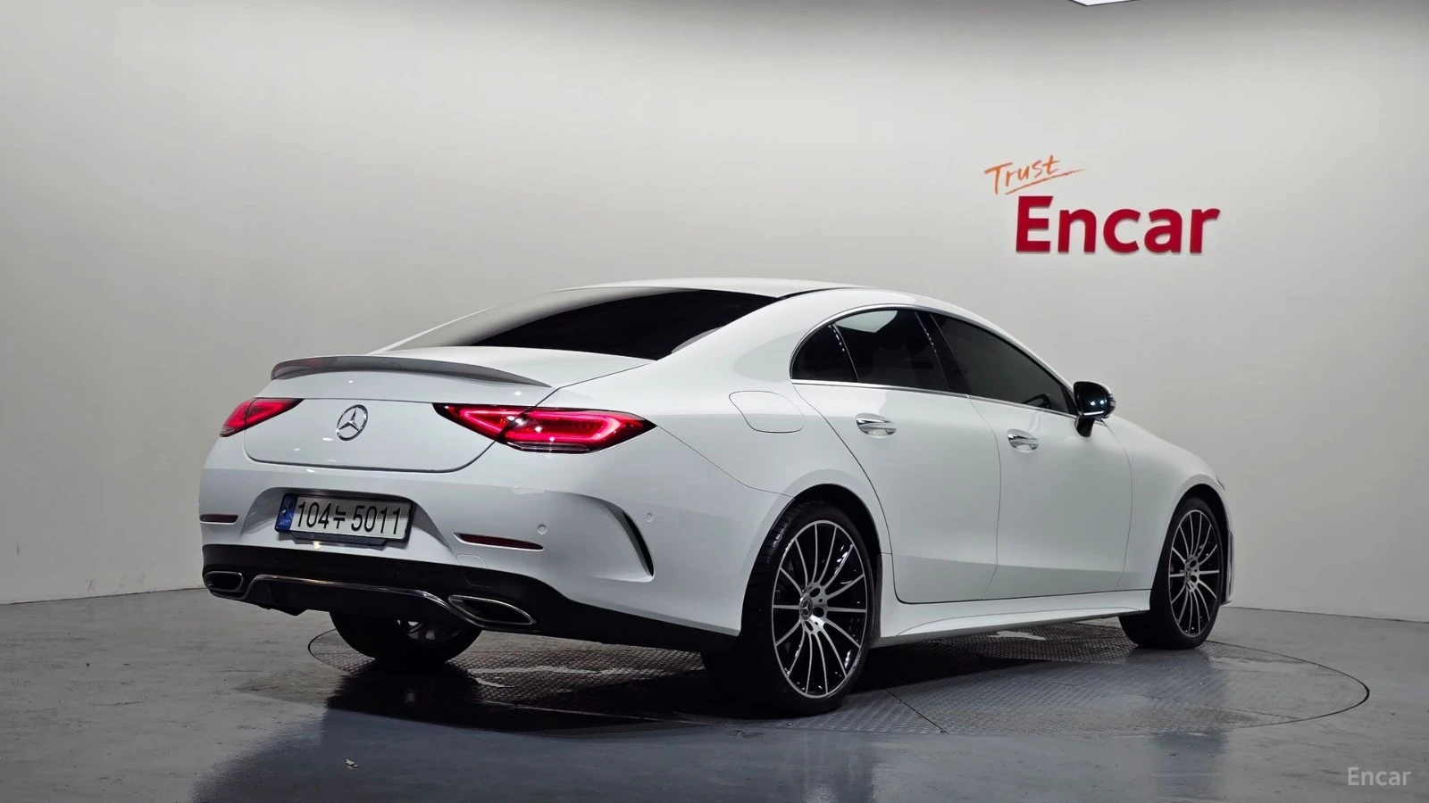 Mercedes-Benz CLS 450 4MATIC* AMG-LINE* DISTRONIC* 360* ОБДУХВАНЕ* , снимка 3 - Автомобили и джипове - 55612393