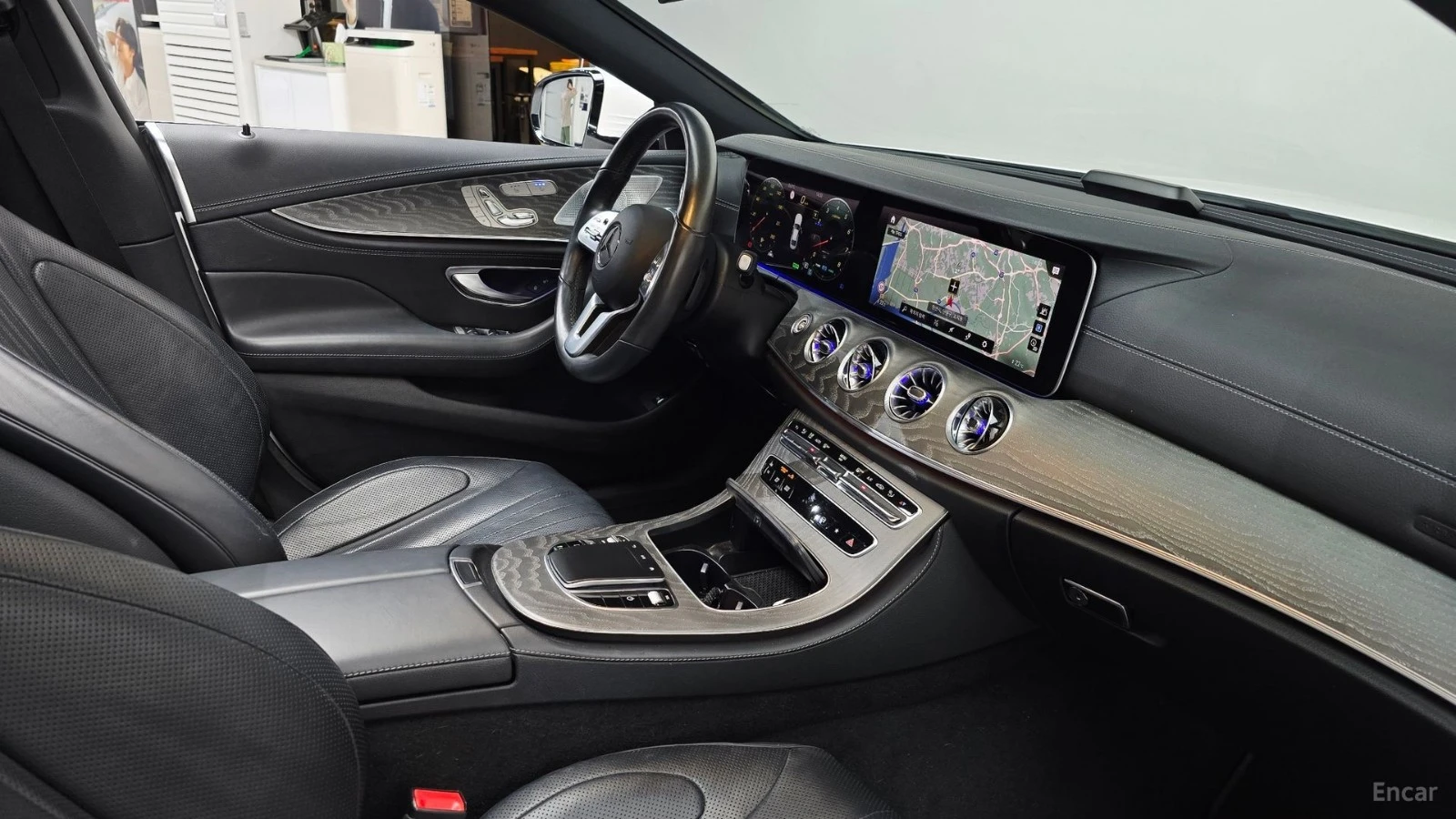 Mercedes-Benz CLS 450 4MATIC* AMG-LINE* DISTRONIC* 360* ОБДУХВАНЕ* , снимка 9 - Автомобили и джипове - 55612393