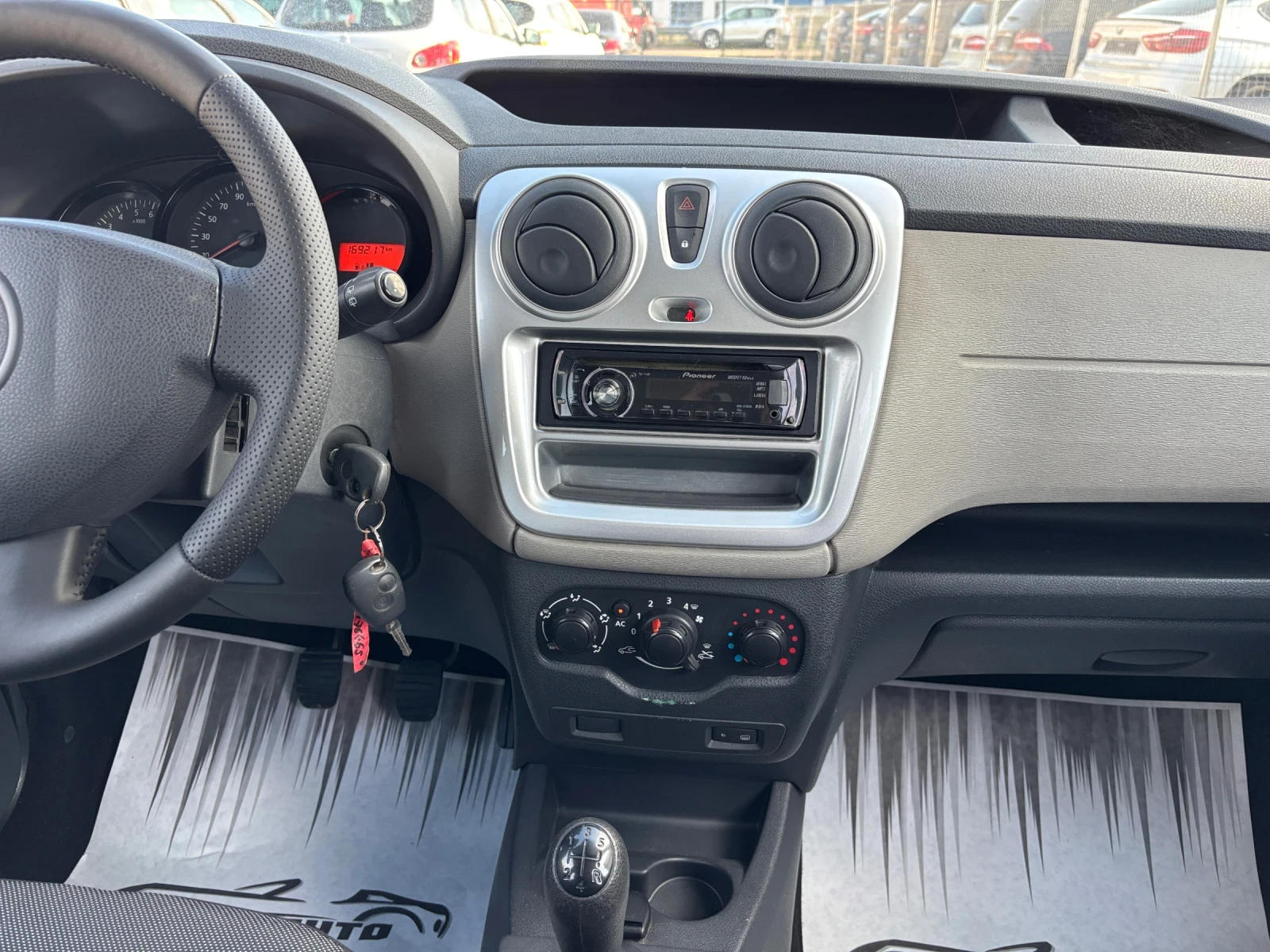 Dacia Dokker 1.6 I + GPL, снимка 9 - Автомобили и джипове - 55851311