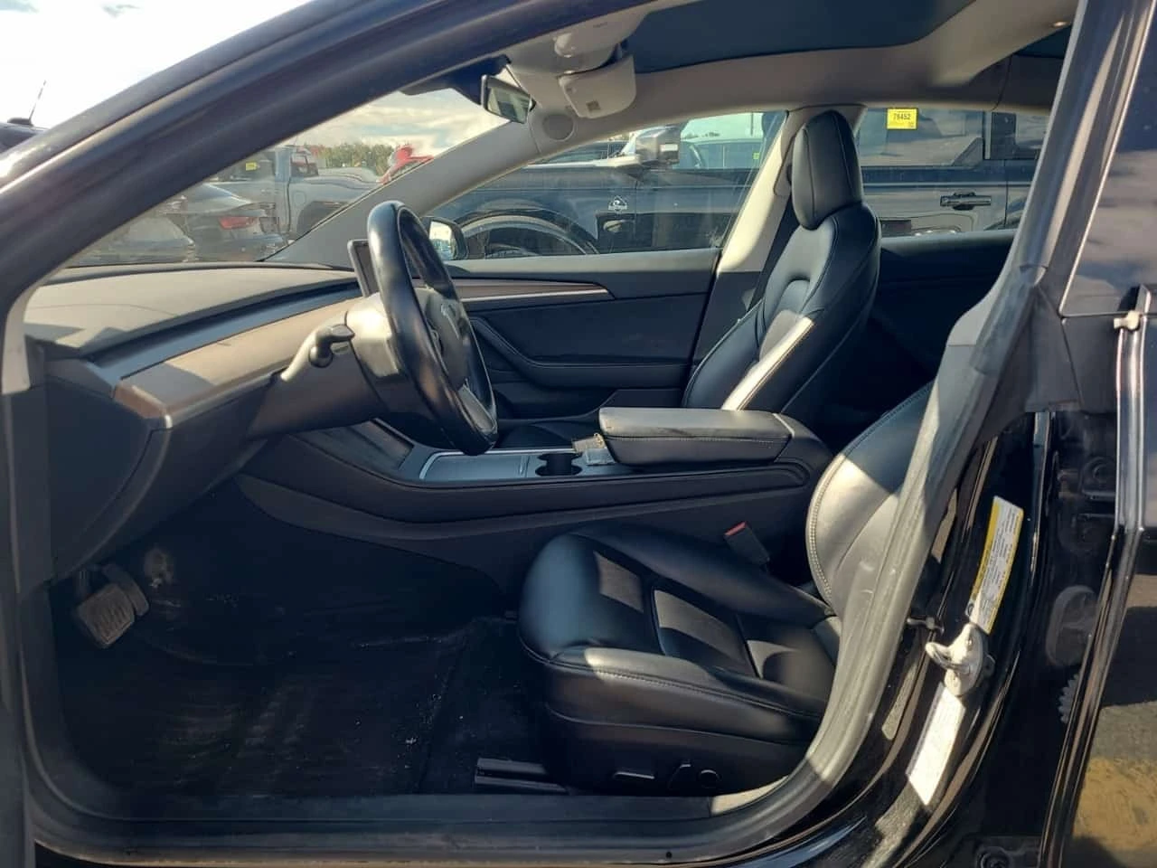 Tesla Model 3 * STANDARD RANGE * KEYLESS * ПАМЕТ * ПОДГРЕВ * , снимка 7 - Автомобили и джипове - 56481153
