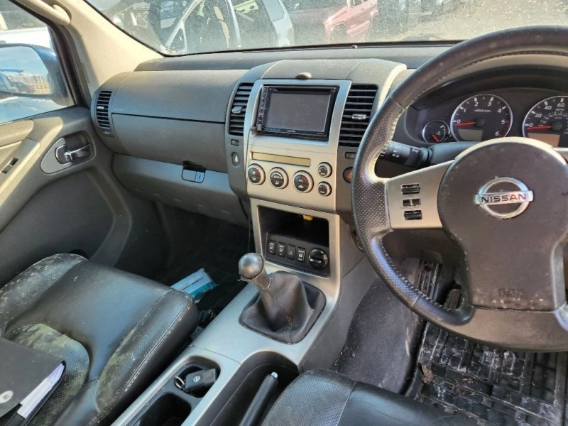 Nissan Pathfinder 2.5 dci , снимка 9 - Автомобили и джипове - 39707313