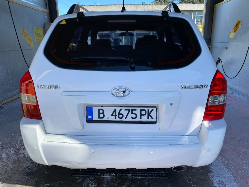 Hyundai Tucson 2.0, снимка 4 - Автомобили и джипове - 49359461