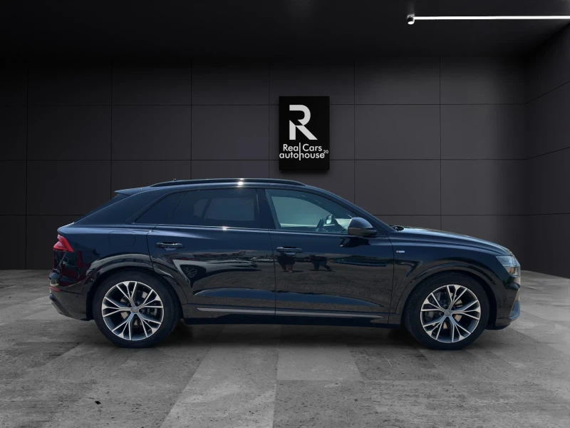 Audi Q8 3.0TFSI* DISTR* S-LINE* PANO* HEAD-UP* B&O* 360CAM, снимка 4 - Автомобили и джипове - 50853772
