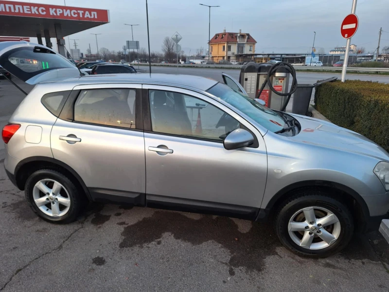 Nissan Qashqai, снимка 3 - Автомобили и джипове - 52841551