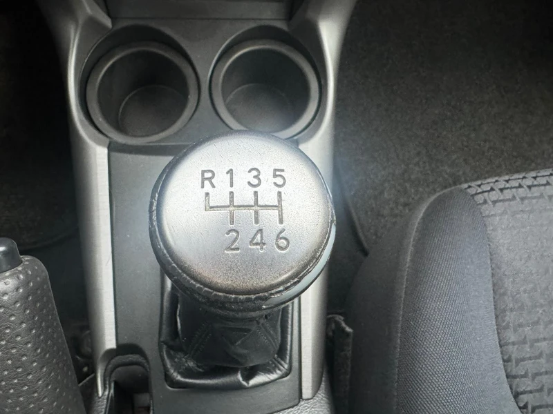 Toyota Rav4, снимка 11 - Автомобили и джипове - 52897452