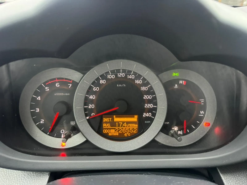 Toyota Rav4, снимка 7 - Автомобили и джипове - 52897452