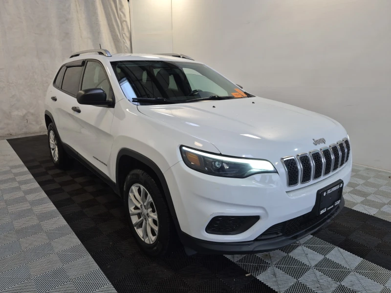 Jeep Cherokee SPORT * CARFAX* 