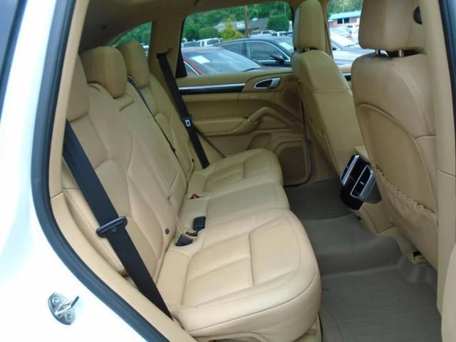 Porsche Cayenne 3.6 V6 * Реални километри * Напълно обслужен, снимка 14 - Автомобили и джипове - 52614391