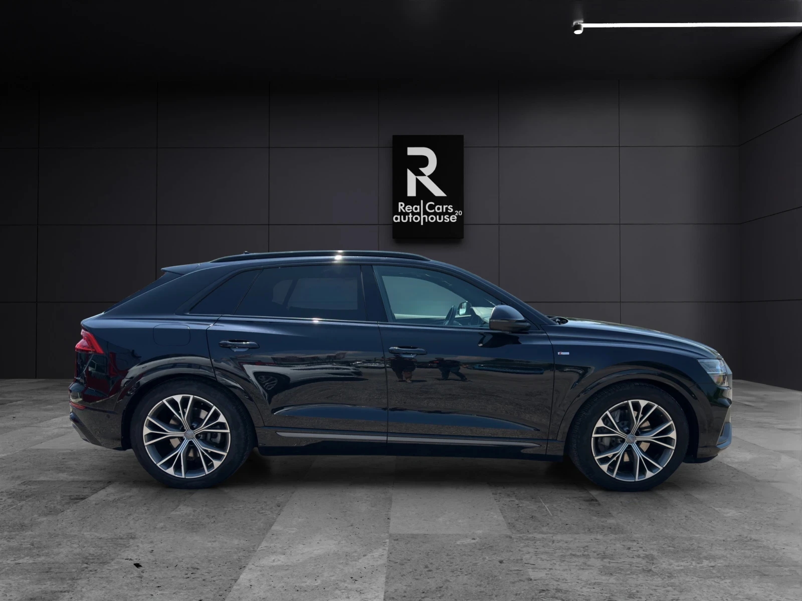 Audi Q8 3.0TFSI* DISTR* S-LINE* PANO* HEAD-UP* B&O* 360CAM - изображение 4