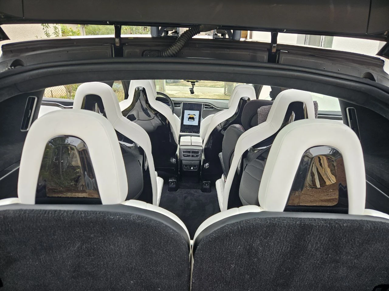 Tesla Model X 90D - изображение 10