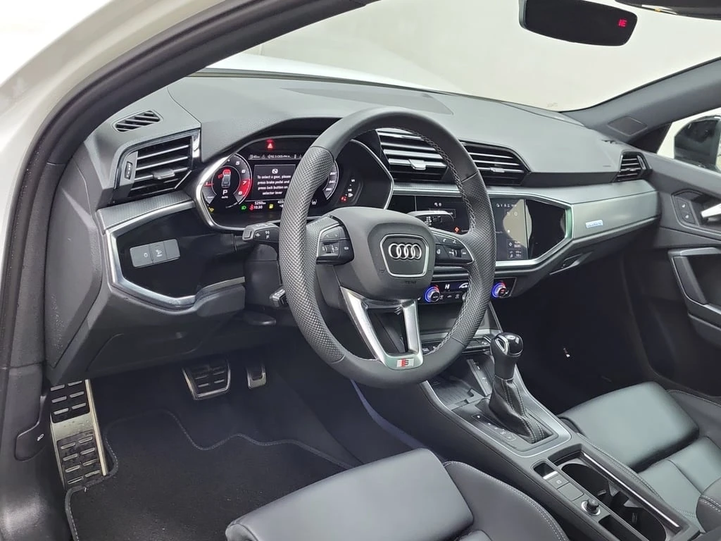 Audi Q3 * TECHNIK * CARFAX * БЕЗ ПЪРВОНАЧАЛНА ВНОСКА - изображение 8