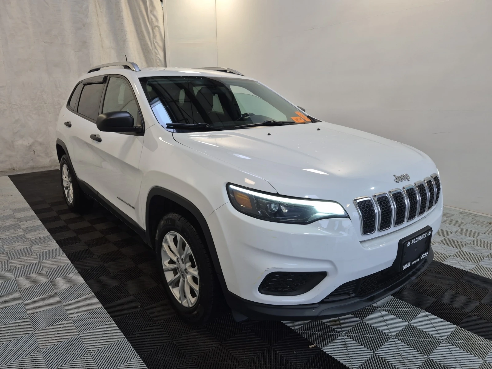 Jeep Cherokee SPORT * CARFAX*  | Mobile.bg � ����������� 1