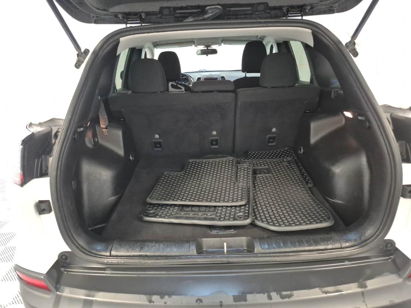 Jeep Cherokee SPORT * CARFAX*  | Mobile.bg � ����������� 11