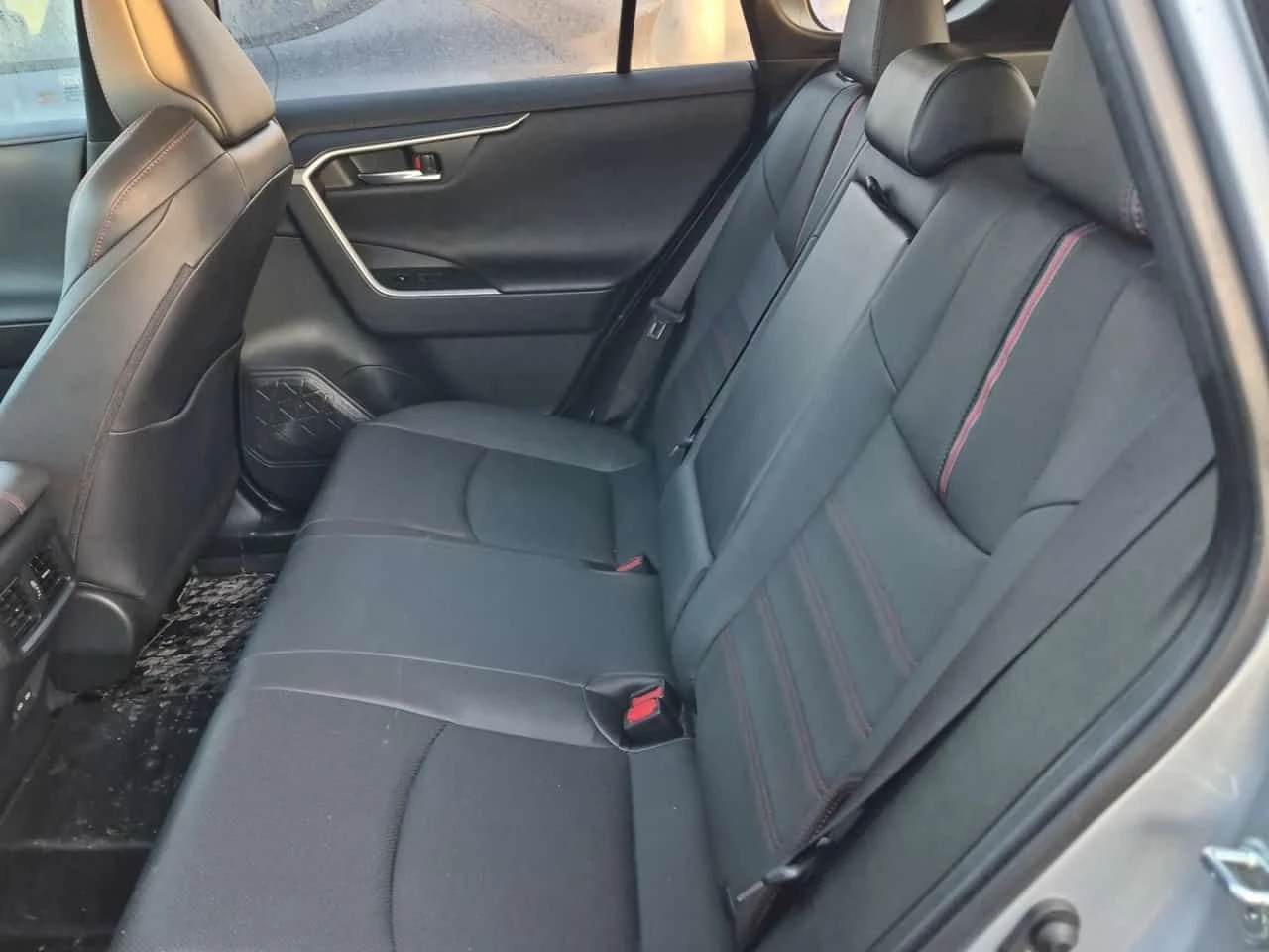 Toyota Rav4 * XSE * CARFAX * ПАНОРАМА * KEYLESS * ПОДГРЕВИ, снимка 11 - Автомобили и джипове - 54025373