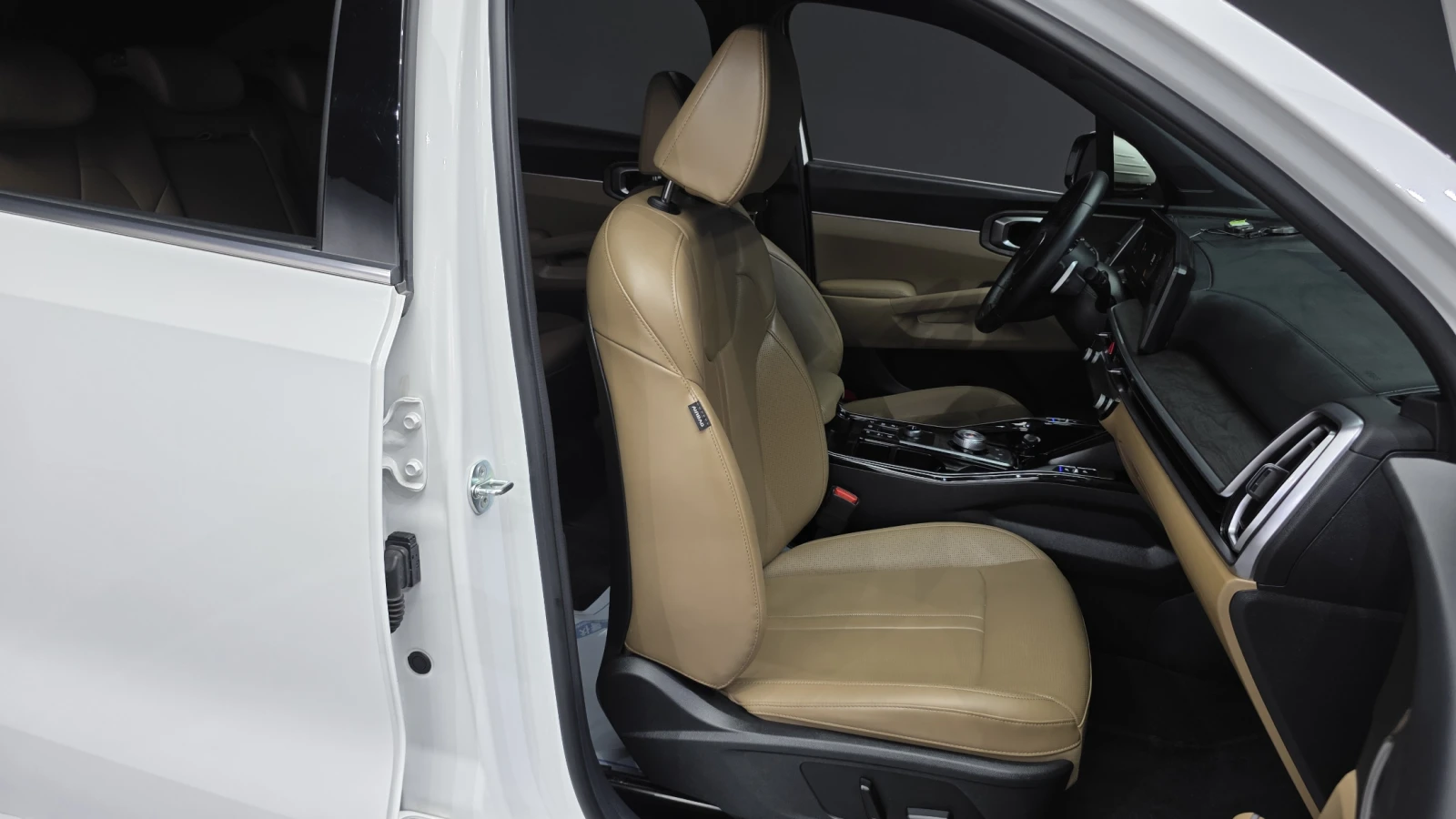Kia Sorento 2023* PRESTIGE* 4X4* ОБДУХ* DIS* КРАЙНА ЦЕНА, снимка 15 - Автомобили и джипове - 55042789