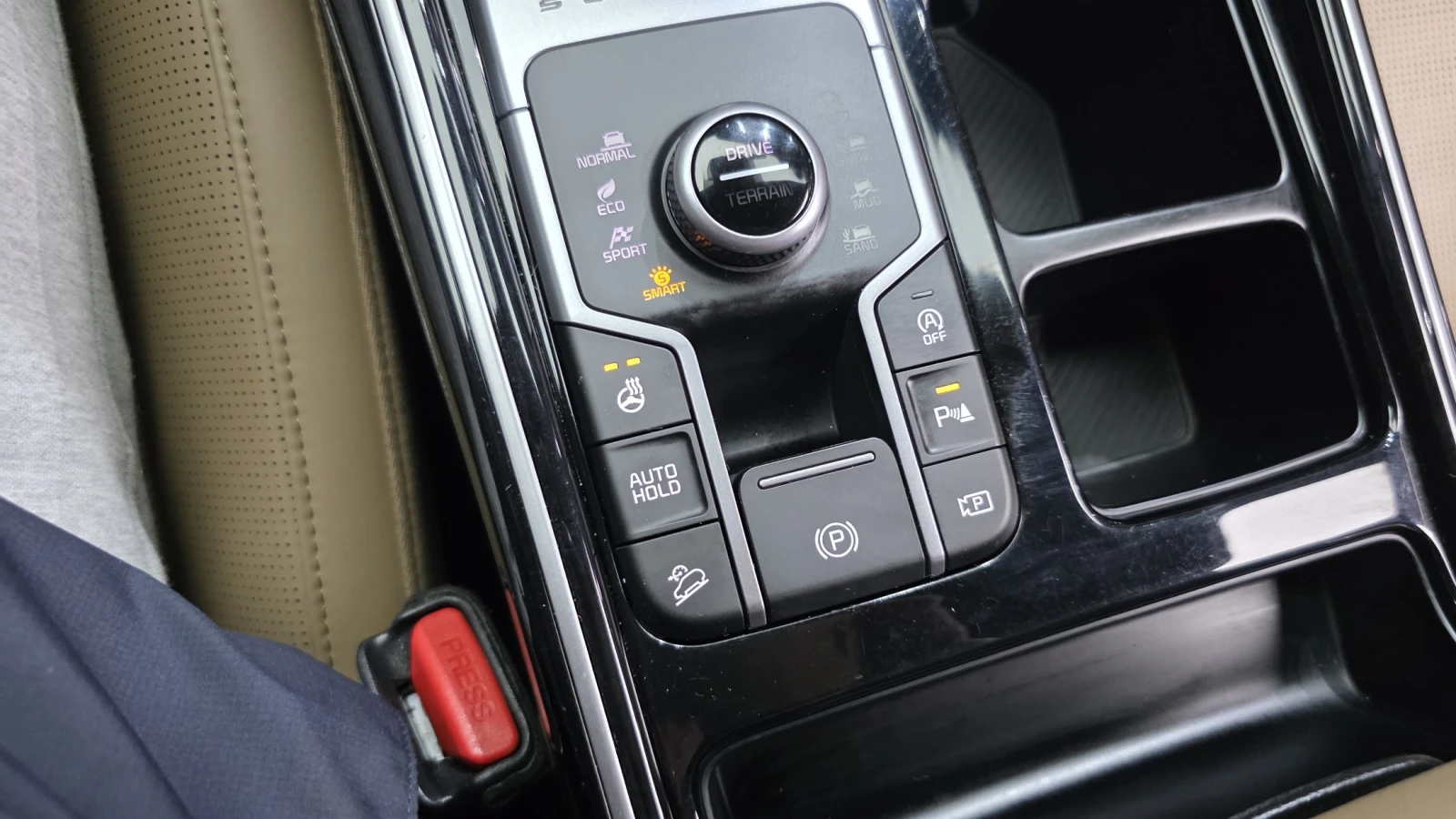 Kia Sorento 2023* PRESTIGE* 4X4* ОБДУХ* DIS* КРАЙНА ЦЕНА, снимка 12 - Автомобили и джипове - 55042789