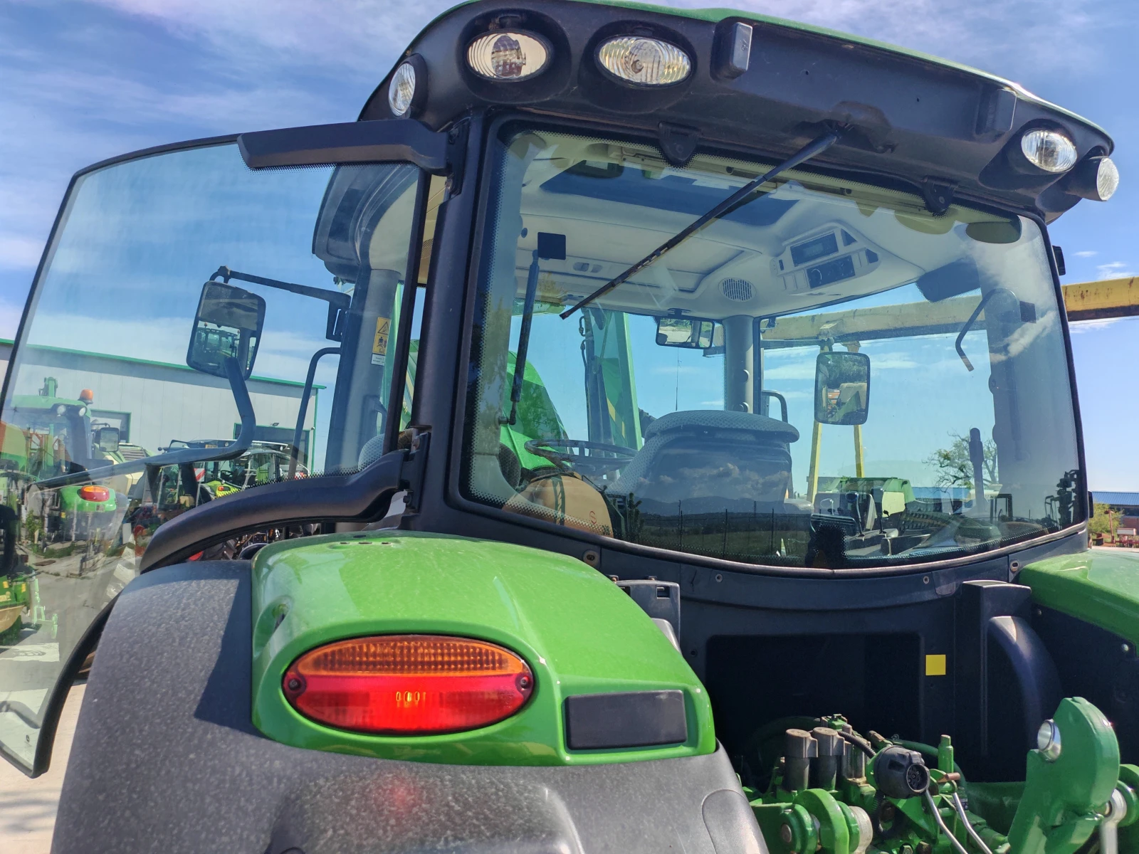 Трактор John Deere 6125R лизинг с първоначална вноска 20 %, снимка 12 - Селскостопанска техника - 54529961