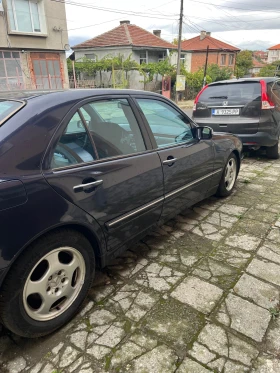 Mercedes-Benz E 200, снимка 3