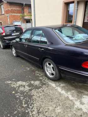 Mercedes-Benz E 200, снимка 2