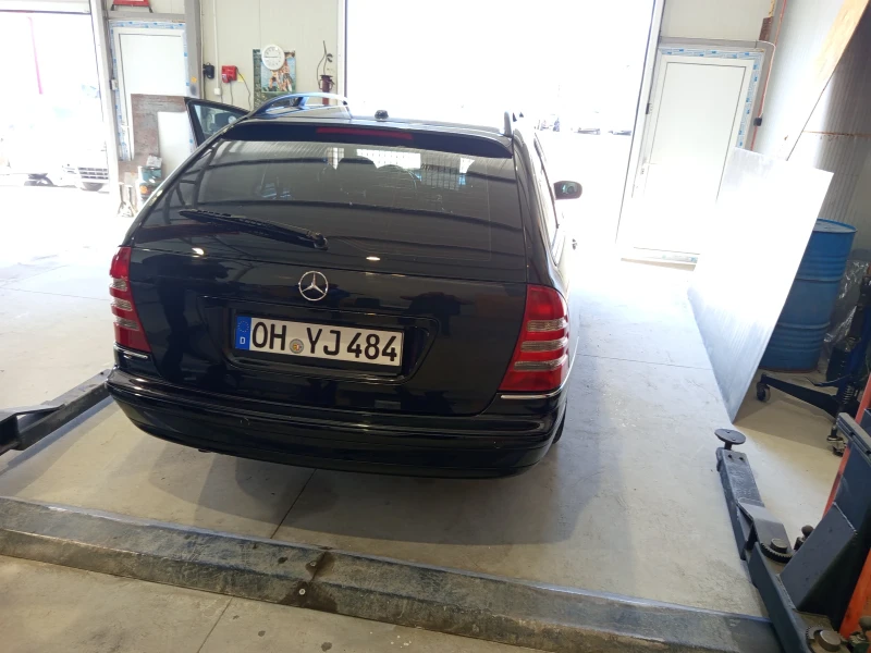 Mercedes-Benz C 200, снимка 4 - Автомобили и джипове - 49445976