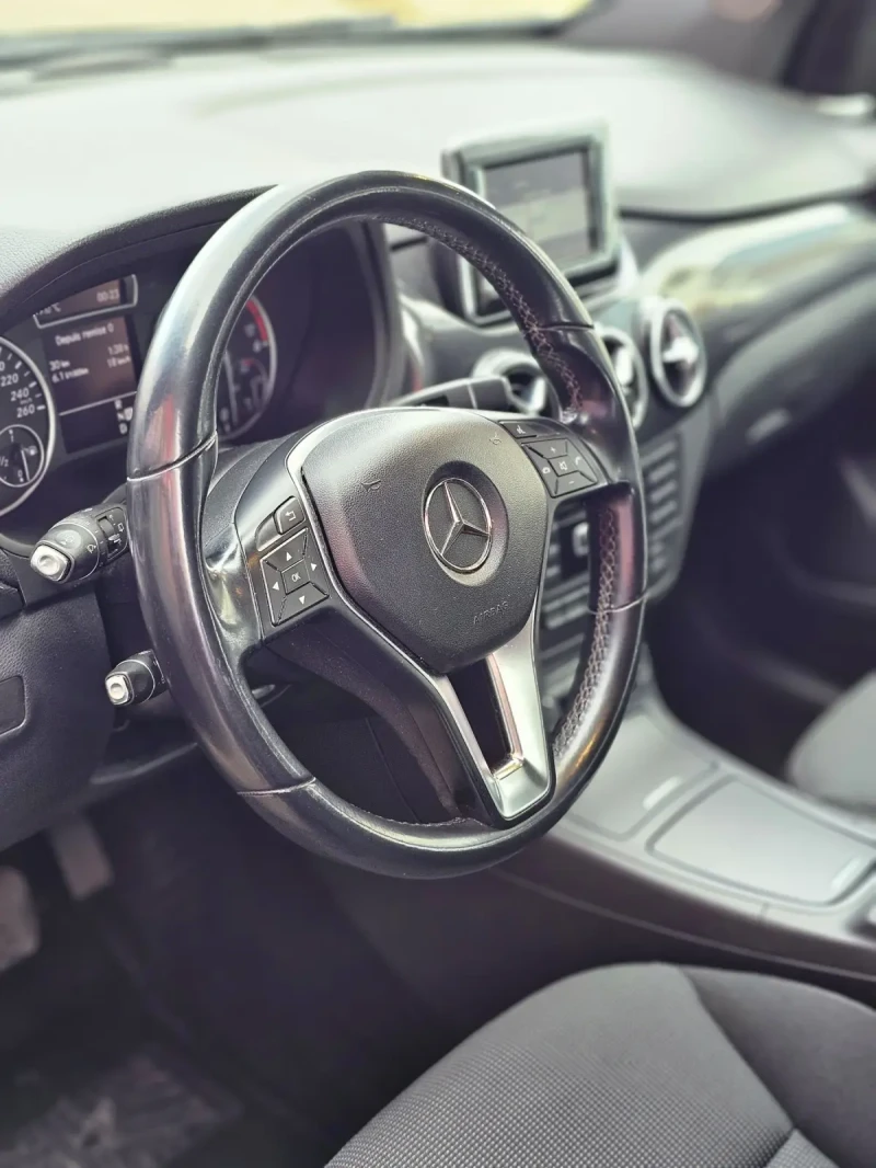 Mercedes-Benz B 180 Cdi# 7g tronic Panorama# Harmon Kardon# Distronic , снимка 12 - Автомобили и джипове - 49519205