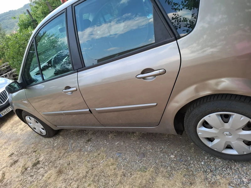 Renault Scenic 1.5 DCI, снимка 2 - Автомобили и джипове - 51229351