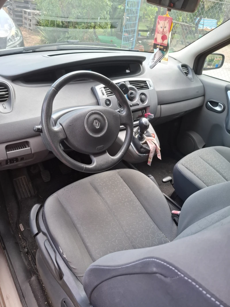 Renault Scenic 1.5 DCI, снимка 4 - Автомобили и джипове - 51229351
